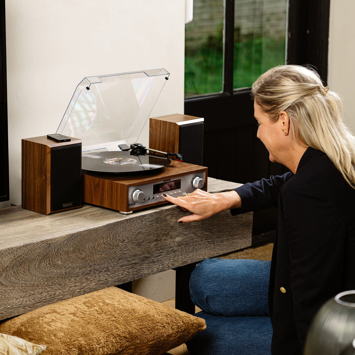 Lenco MC-160WD - HiFi Stereoanlage mit Plattenspieler, DAB+/FM-Radio und Bluetooth® - Holz