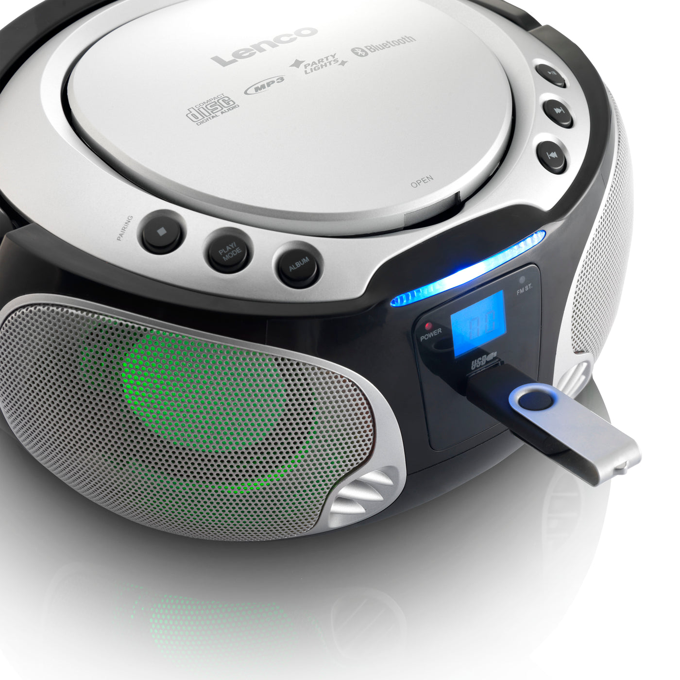 Lenco SCD-550SI - Tragbares FM-Radio mit CD/MP3-Player - Bluetooth® - USB-Anschluß - Lichteffekte - Kopfhörerausgang - Silber