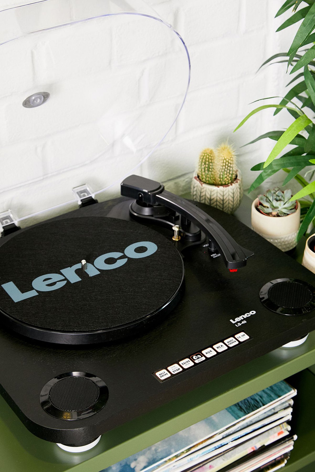 Lenco LS-40BK - Plattenspieler mit integrierten Lautsprechern - Schwarz | Plattenspieler